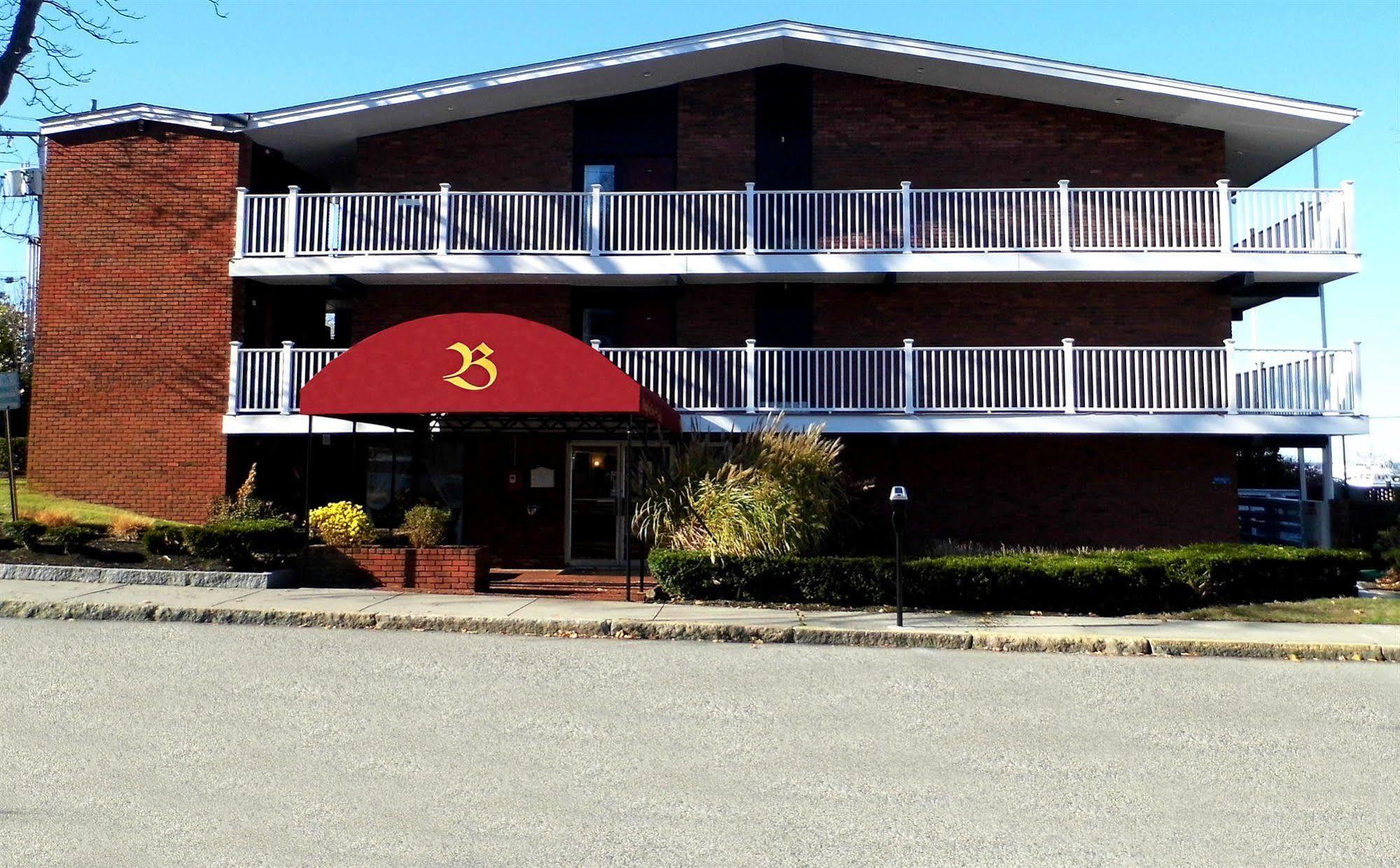 Bradford Inn And Suites Plymouth Exterior photo
